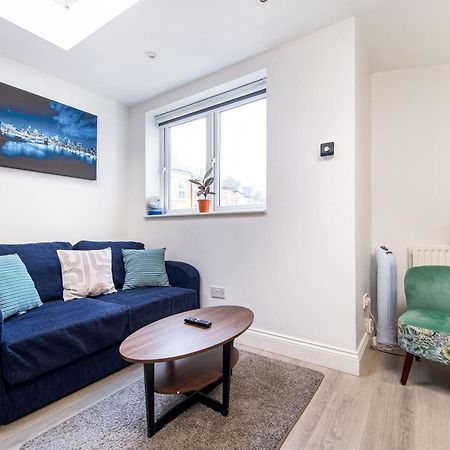 Cosy 1 Bed Apartment With Free Parking Close To Underground Station Zone 2 For Quick Access To Central London Up To 5 Guests Экстерьер фото