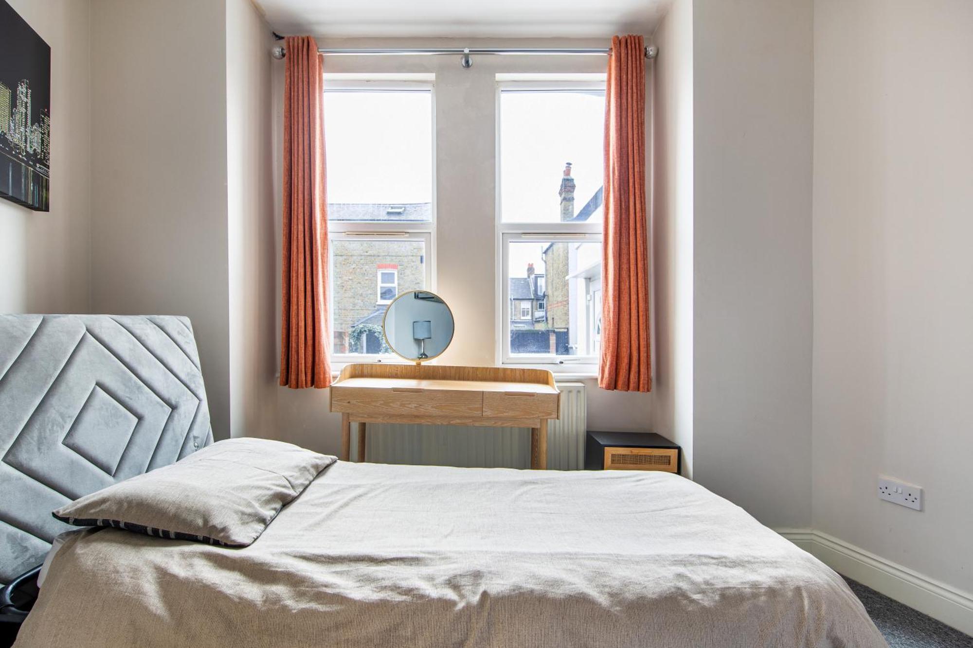 Cosy 1 Bed Apartment With Free Parking Close To Underground Station Zone 2 For Quick Access To Central London Up To 5 Guests Экстерьер фото
