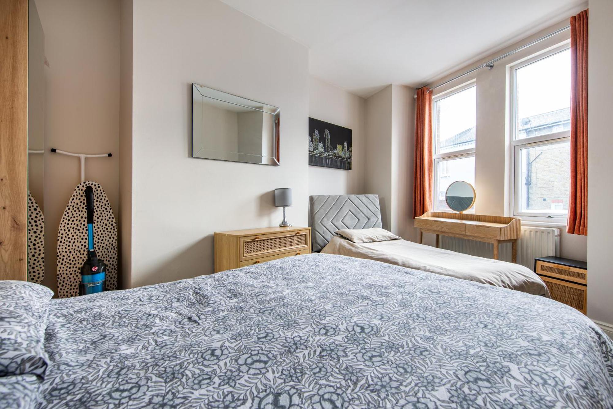 Cosy 1 Bed Apartment With Free Parking Close To Underground Station Zone 2 For Quick Access To Central London Up To 5 Guests Экстерьер фото